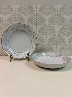 Vintage Valmont China Coupe Soup Bowls Royal Wheat Pattern 7.5” Set of 2